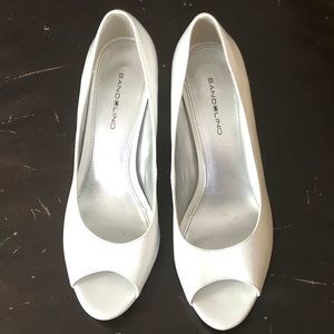 Bandolino white shoes